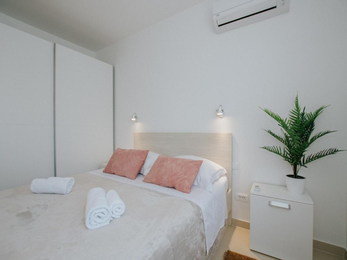 Luxury Apartment Di Trogir Exterior foto